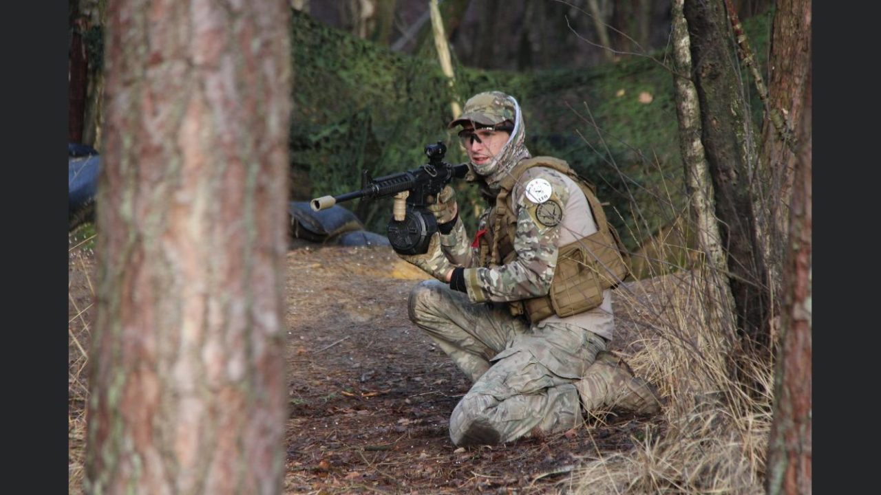 Airsoftspieler vom Team L.E.O. in Action